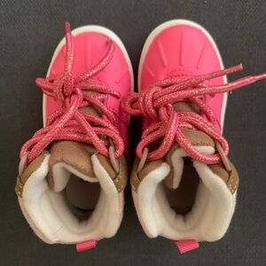 NEW Oshkosh High Tops size 4